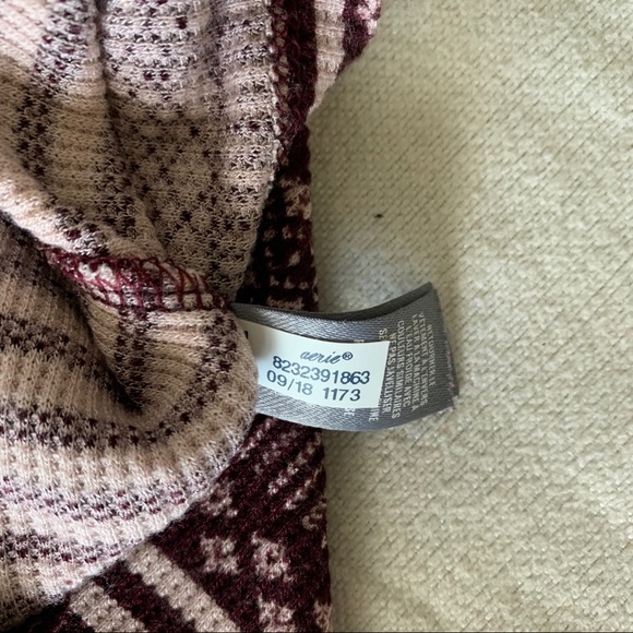 Aerie Striped Fair Isle Thermal with Thumb Holes - Picture 4 of 10